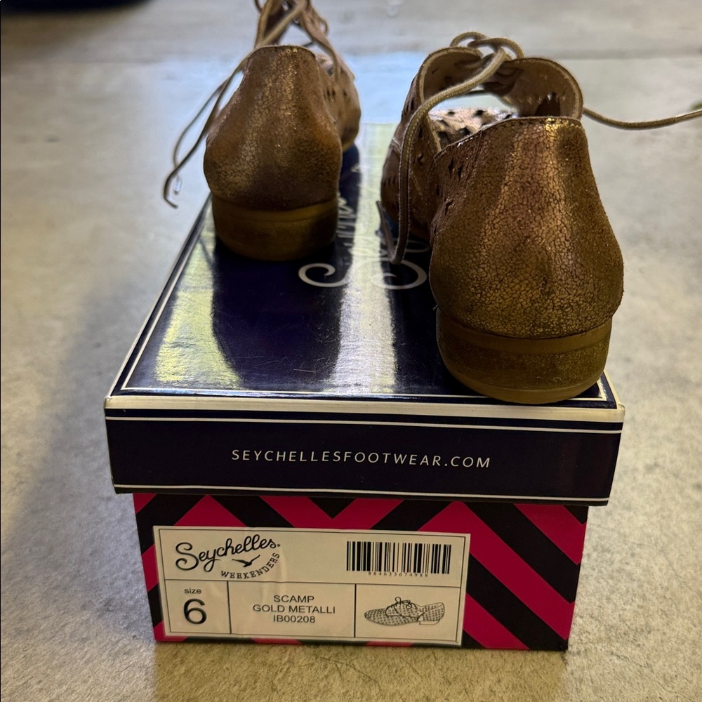 Brand new Seychelles Gold Lace-Up Flats - Picture 5 of 10